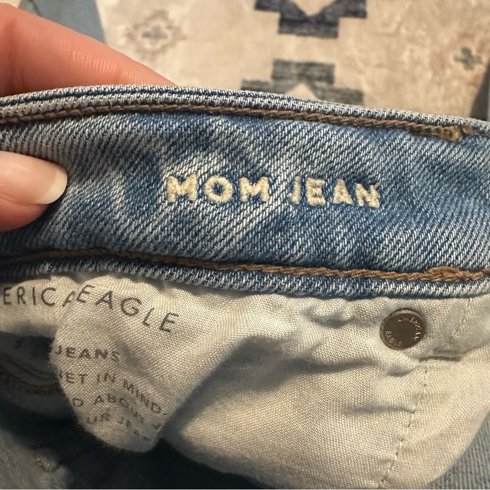 American Eagle Distressed Light Blue Women's Jeans size 12 long - Picture 7 of 8